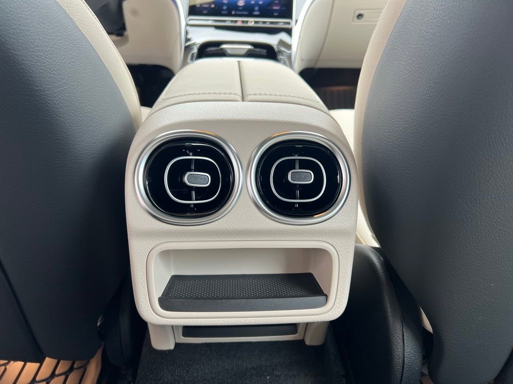 New 2026 Mercedes-Benz C 300 4MATIC Sedan image 25