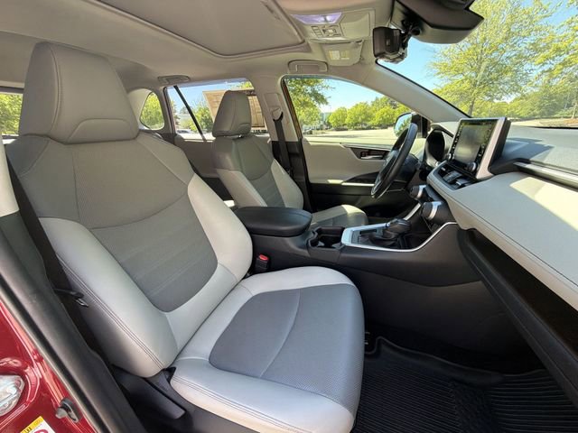 Used 2019 Toyota RAV4 Limited w/ Cold Weather Package FWD image 27