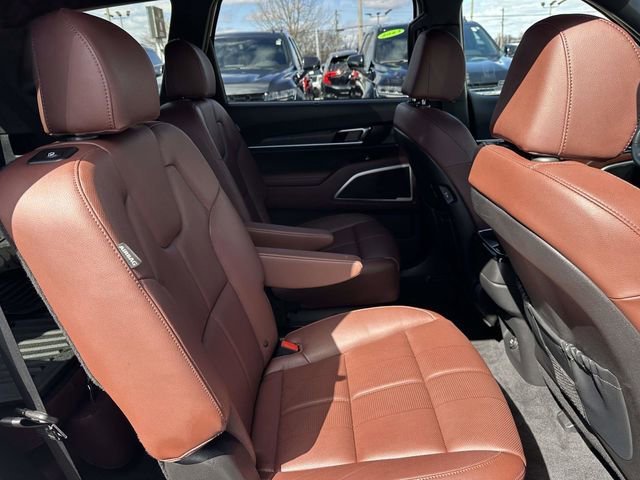 Used 2024 Kia Telluride EX w/ EX Captain's Chair Package image 22