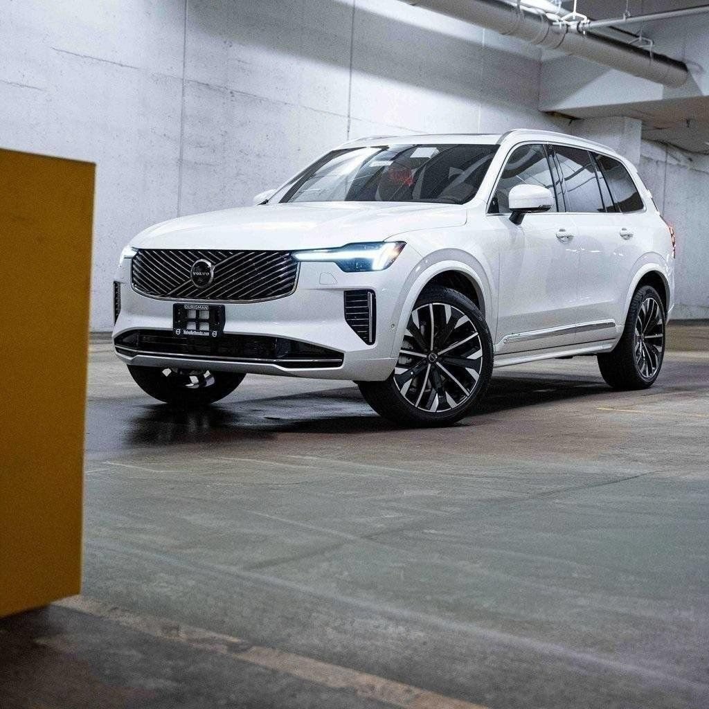 New 2026 Volvo XC90 B6 Ultra w/ Protection Package
