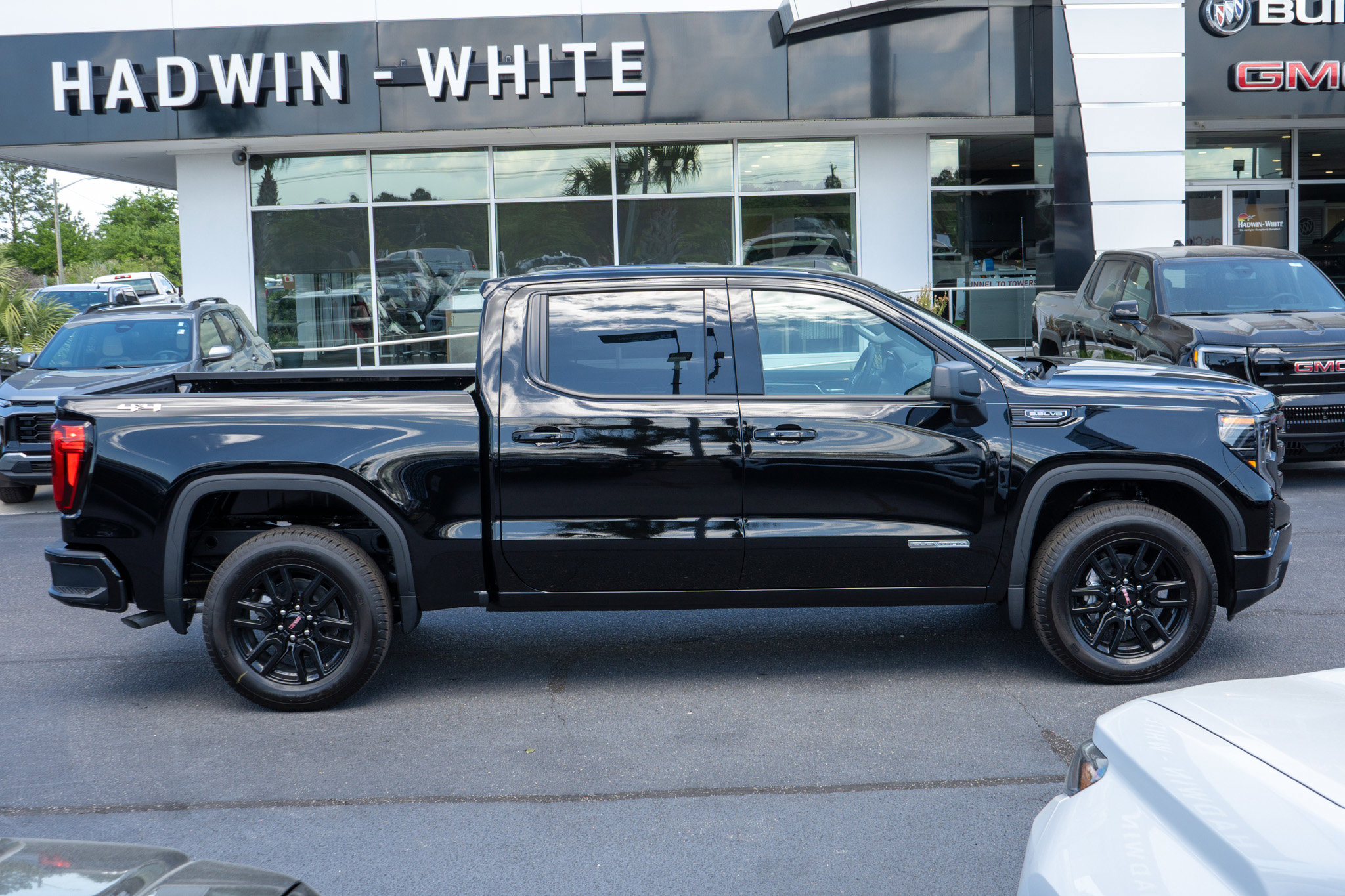 New 2026 GMC Sierra 1500 Elevation AWD/4WD image 2
