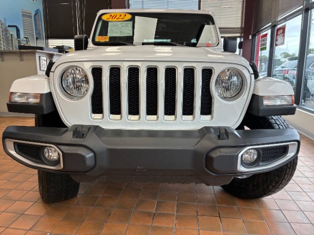 Used 2022 Jeep Wrangler Unlimited Sahara w/ Cold Weather Group AWD/4WD image 3