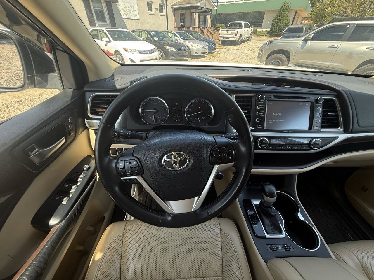Used 2015 Toyota Highlander Limited AWD/4WD image 19