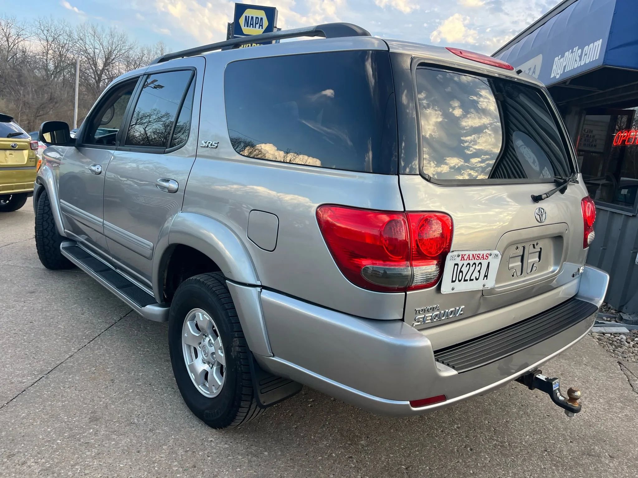 Used 2006 Toyota Sequoia SR5 RWD image 11