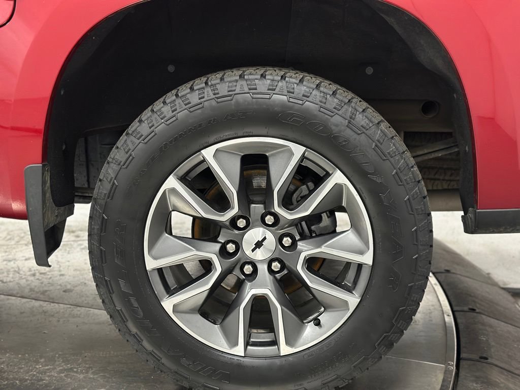 Used 2022 Chevrolet Silverado 1500 RST w/ Z71 Off-Road Package AWD/4WD image 24