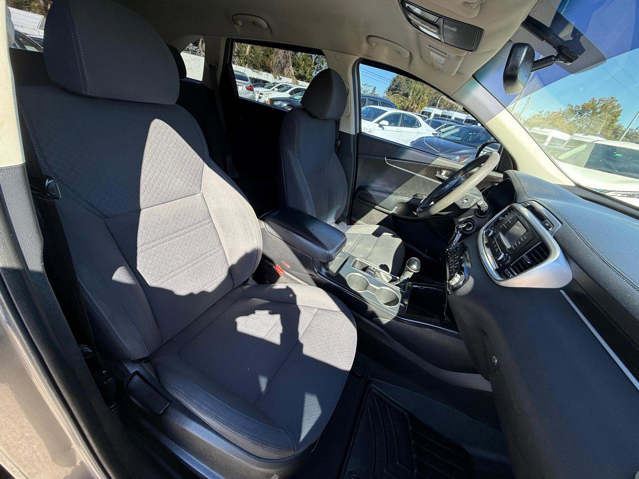 Used 2018 Kia Sorento L FWD image 9