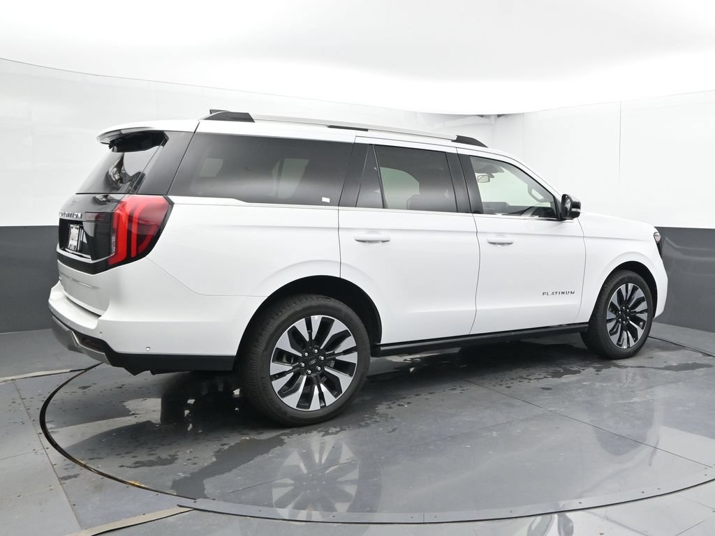 Used 2025 Ford Expedition Platinum w/ Driver's Package AWD/4WD image 3