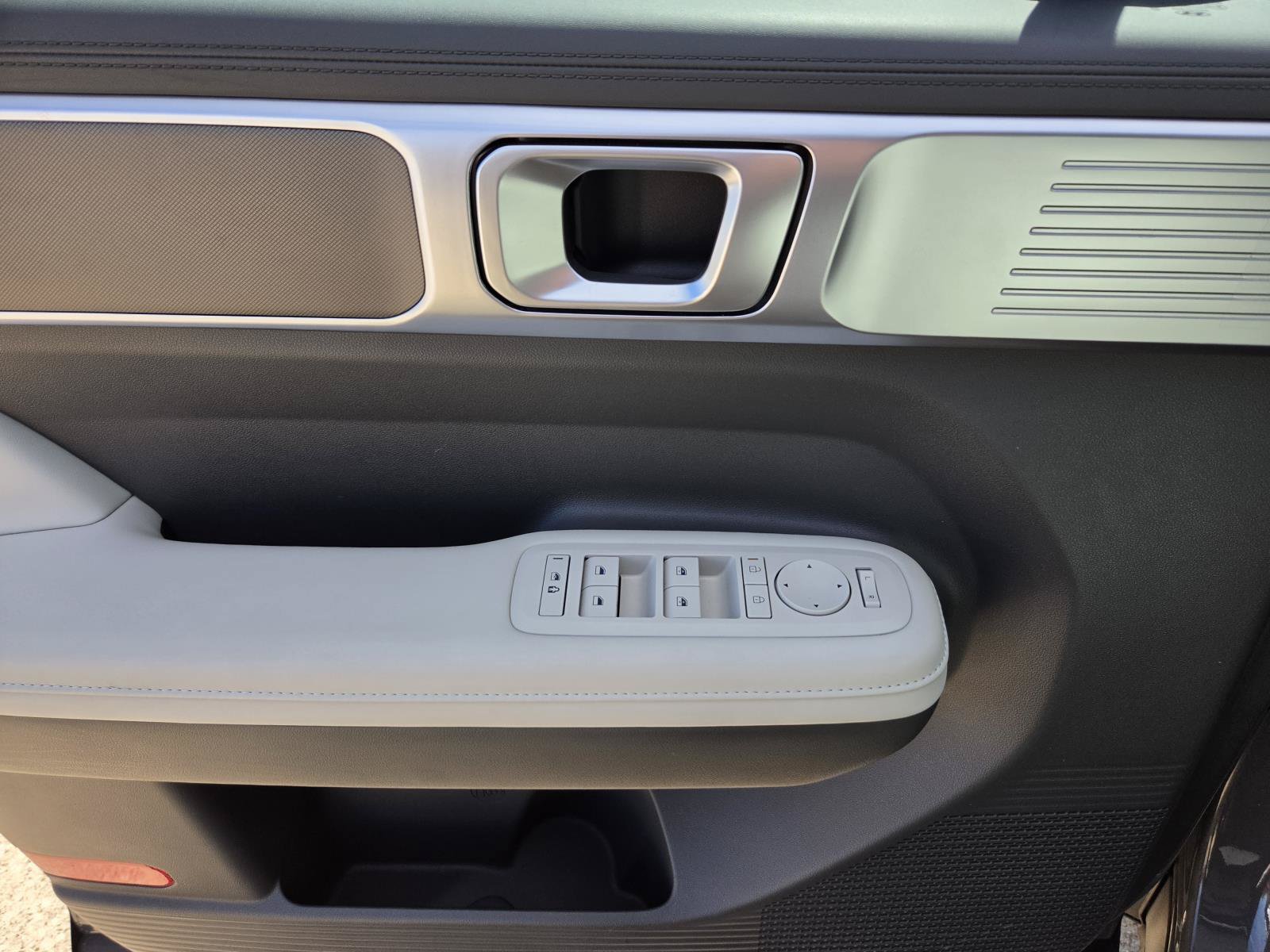 Certified 2024 Hyundai Santa Fe SEL FWD image 15