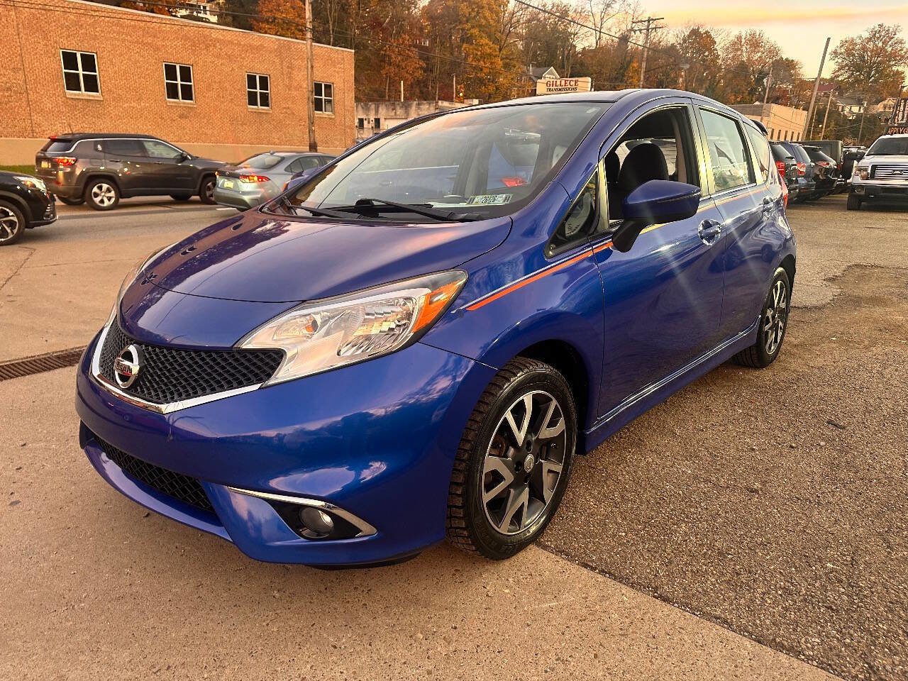 Used 2015 Nissan Versa Note SR image 3