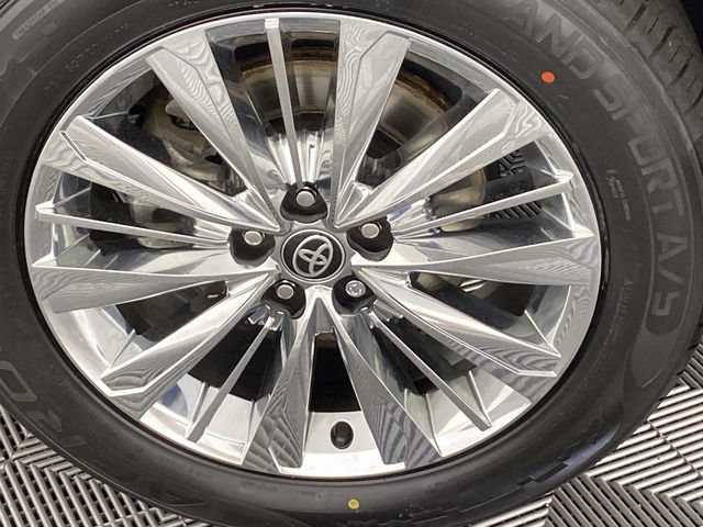 Used 2024 Toyota Grand Highlander AWD image 29