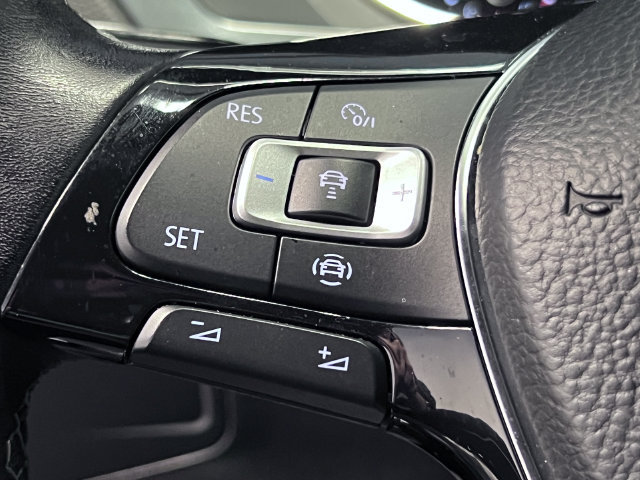 Certified 2021 Volkswagen Tiguan SE R-Line FWD image 20