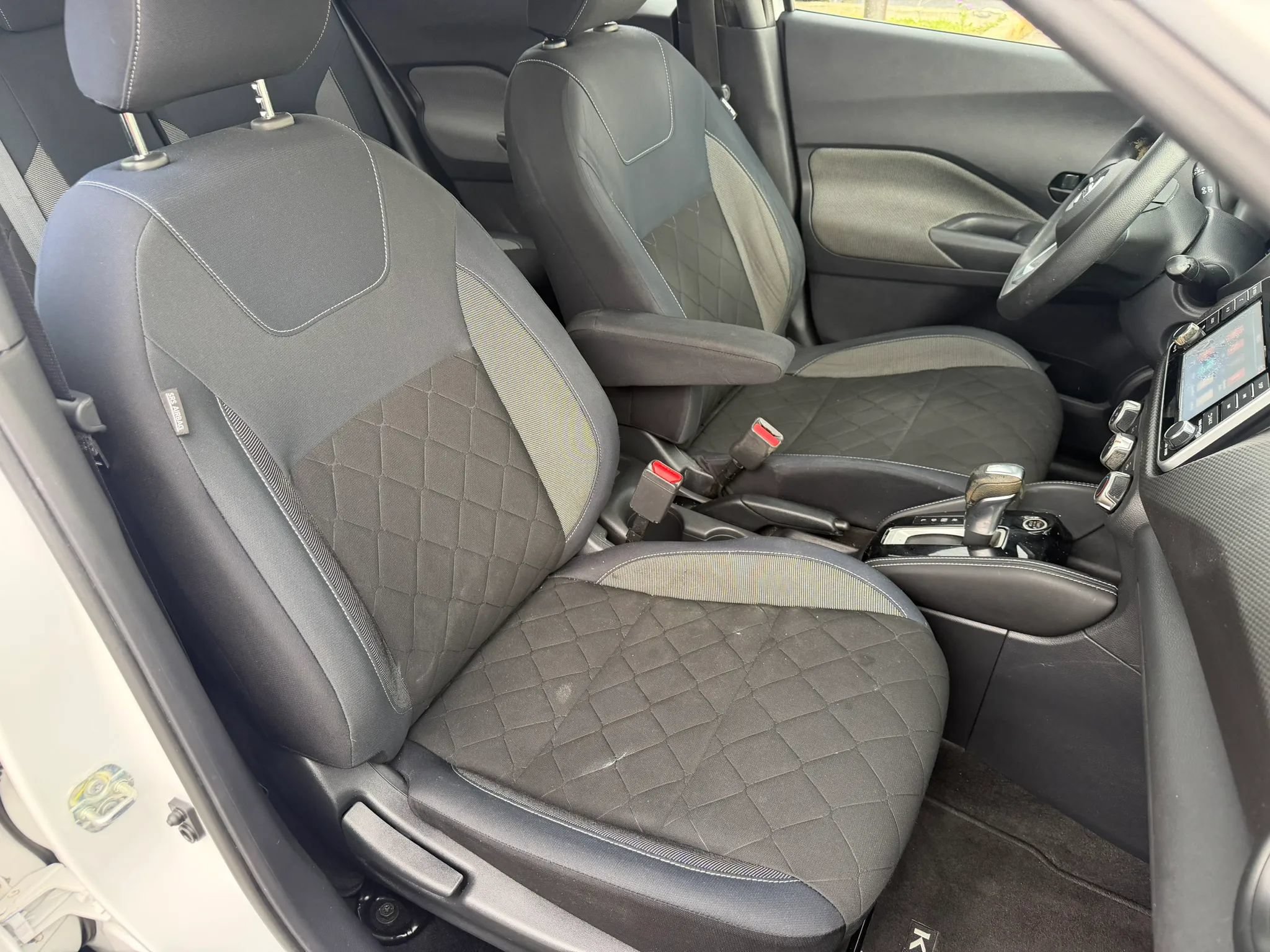Used 2018 Nissan Kicks S FWD image 11