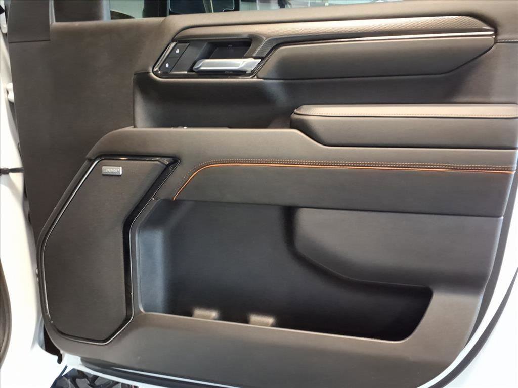 Used 2025 GMC Sierra 2500 AT4 w/ AT4 Premium Plus Package image 15