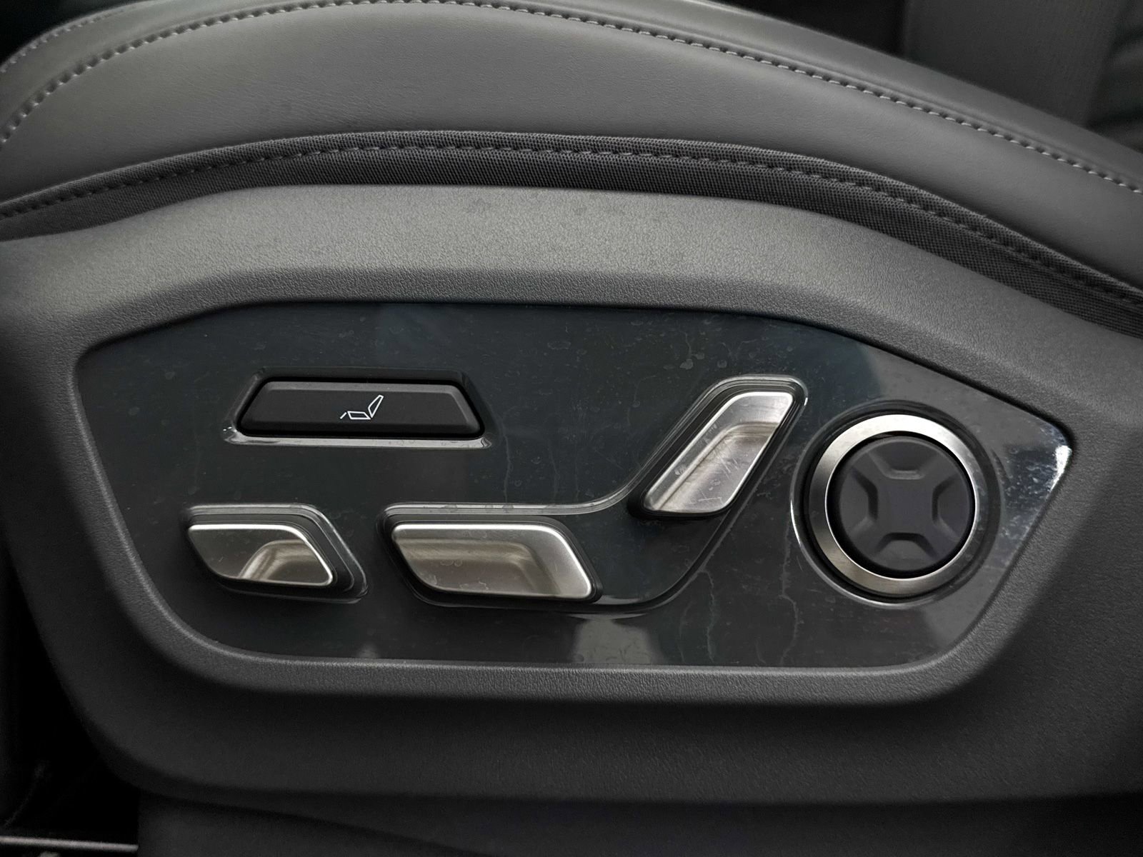 Used 2024 Kia EV9 Wind image 31