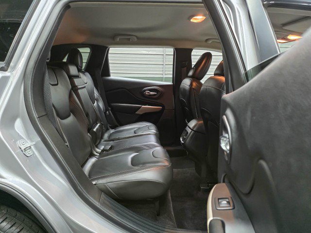 Used 2017 Jeep Cherokee High Altitude FWD image 17