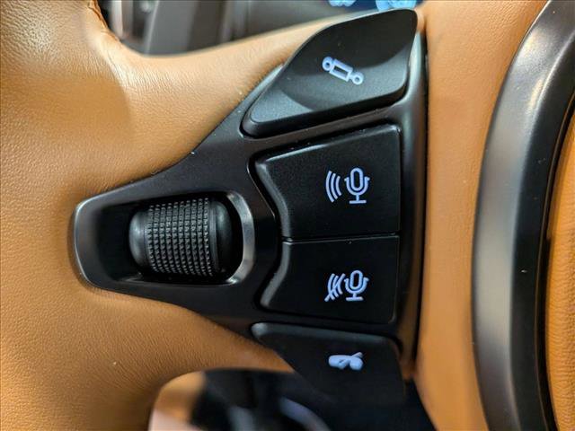 Used 2023 Aston Martin DB11 Coupe image 15