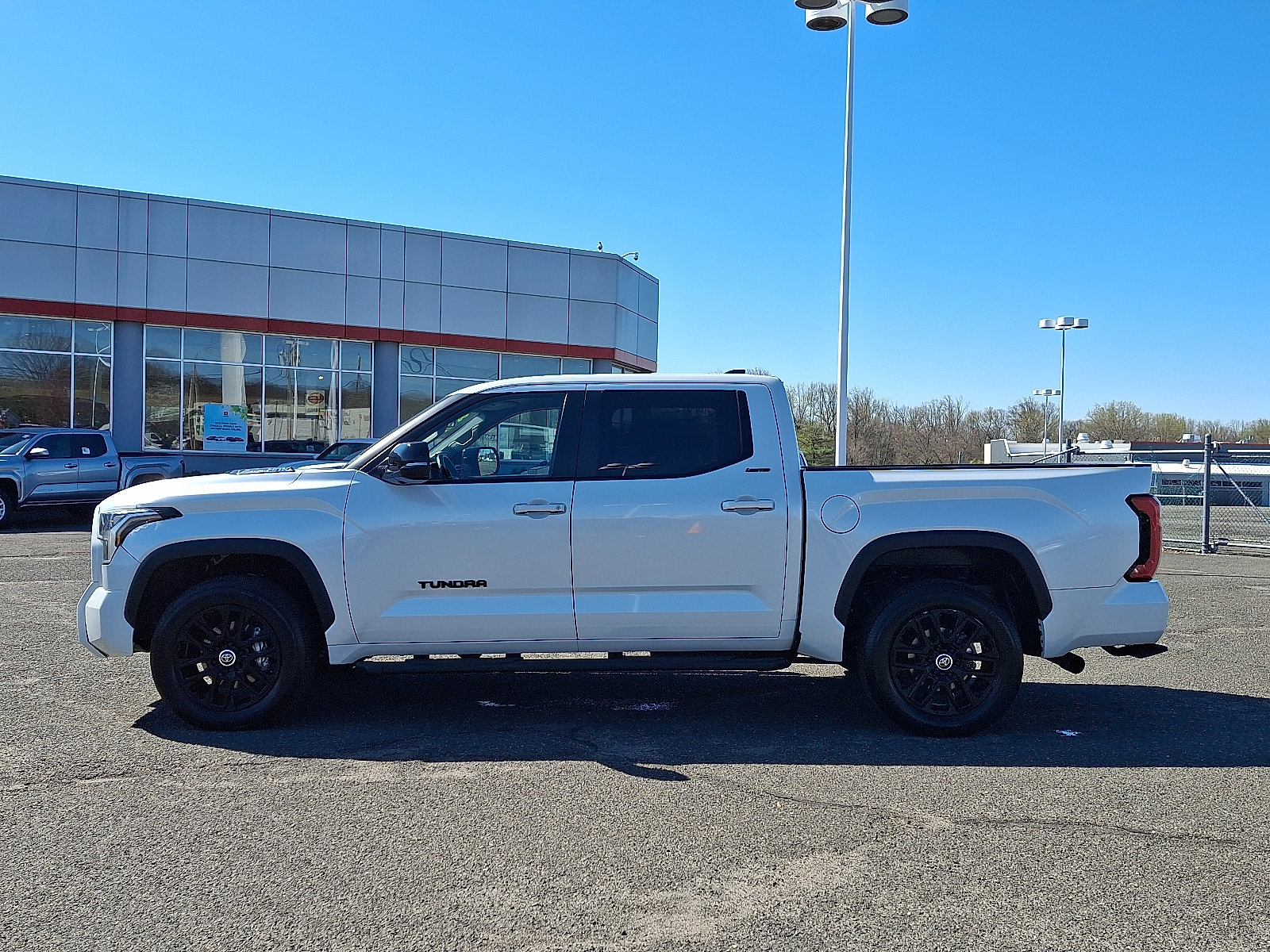 Used 2024 Toyota Tundra Limited image 4