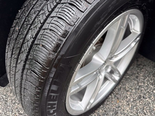 Used 2025 Porsche Macan AWD/4WD image 7
