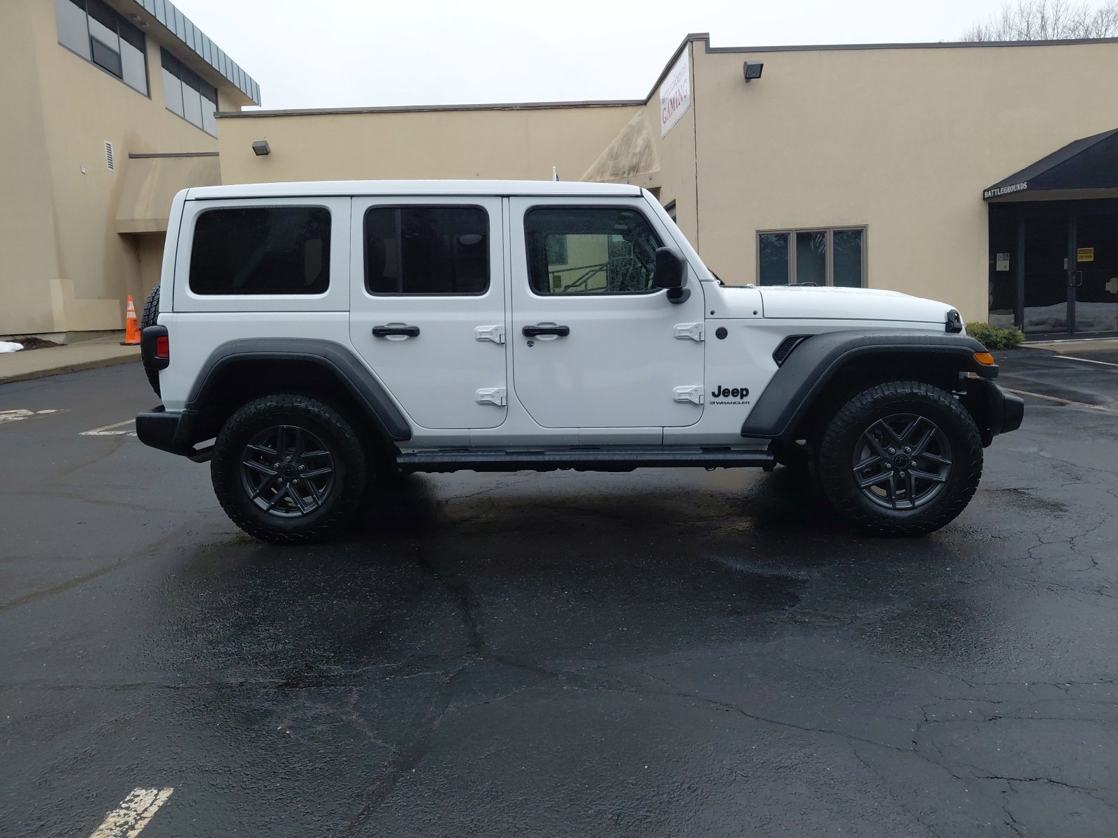 Used 2025 Jeep Wrangler Sport S image 37