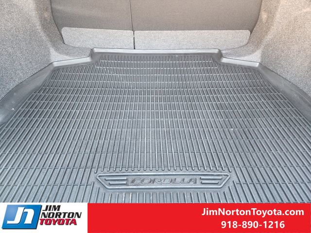 Used 2025 Toyota Corolla LE w/ LE Premium Package image 32