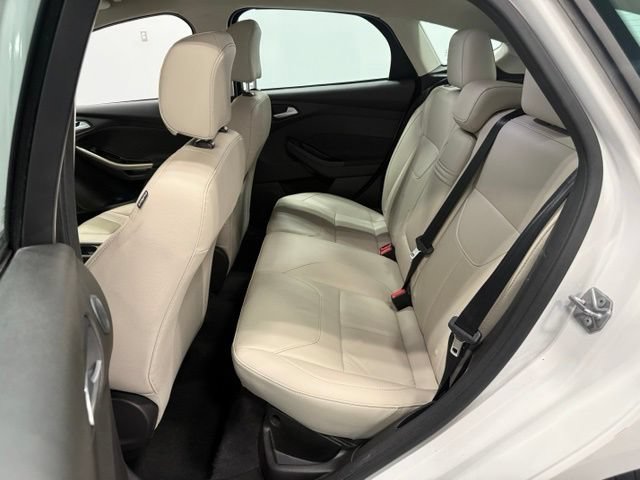 Used 2016 Ford Focus Titanium FWD image 32