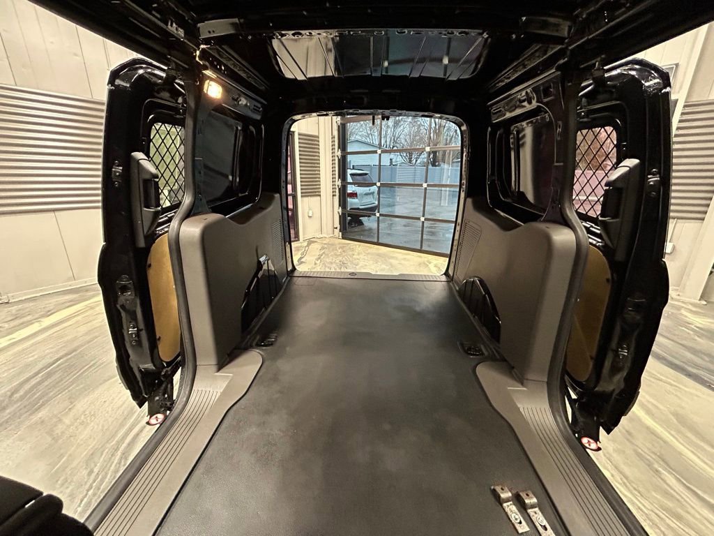 Used 2022 Ford Transit Connect XL image 44
