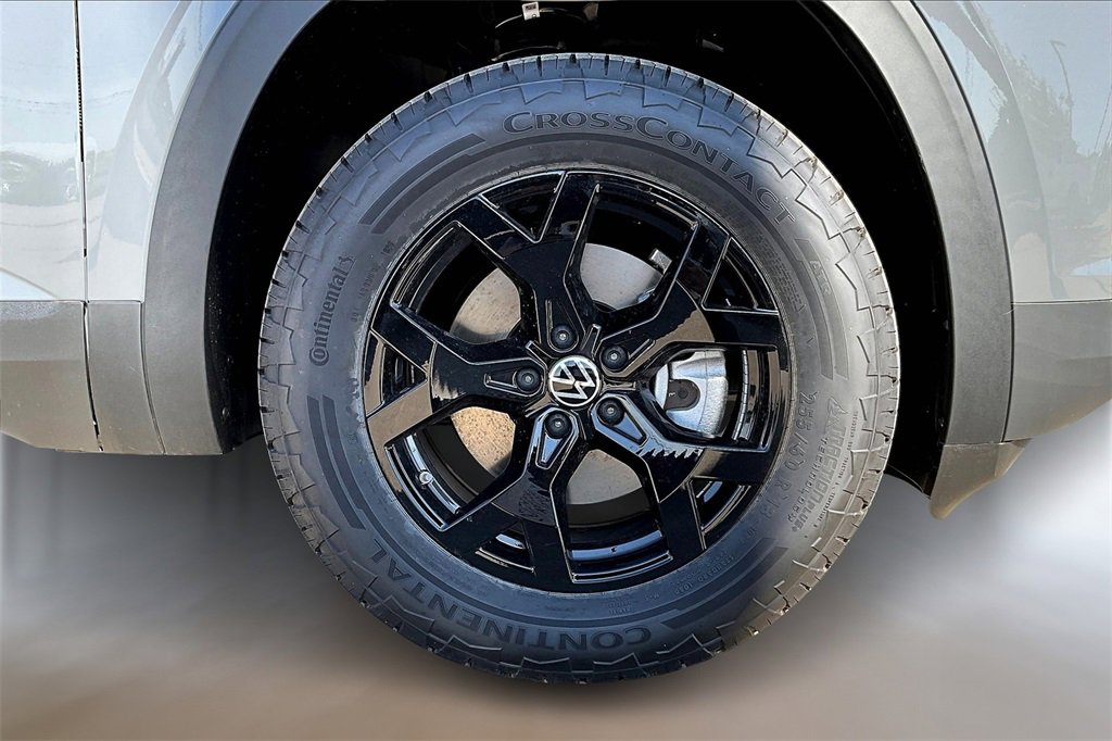 New 2026 Volkswagen Atlas Peak Edition image 13