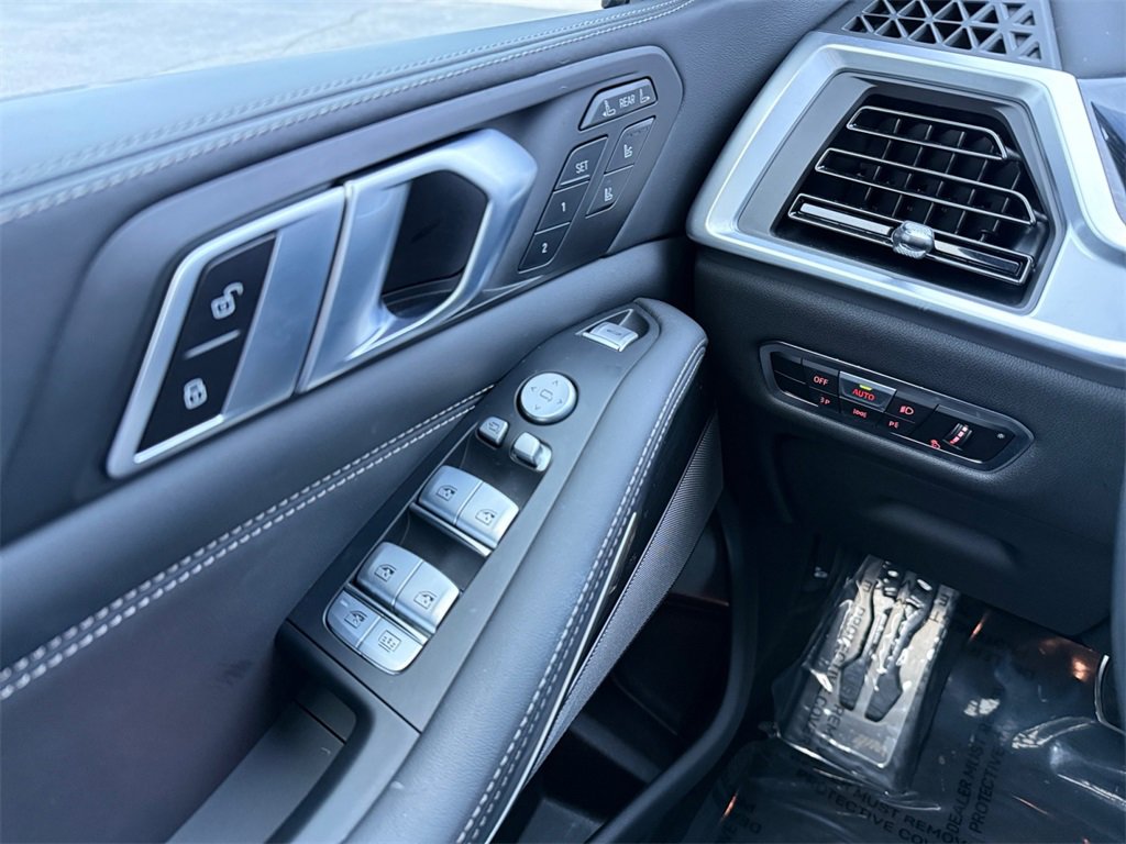 Certified 2023 BMW X7 xDrive40i w/ Executive Package image 29
