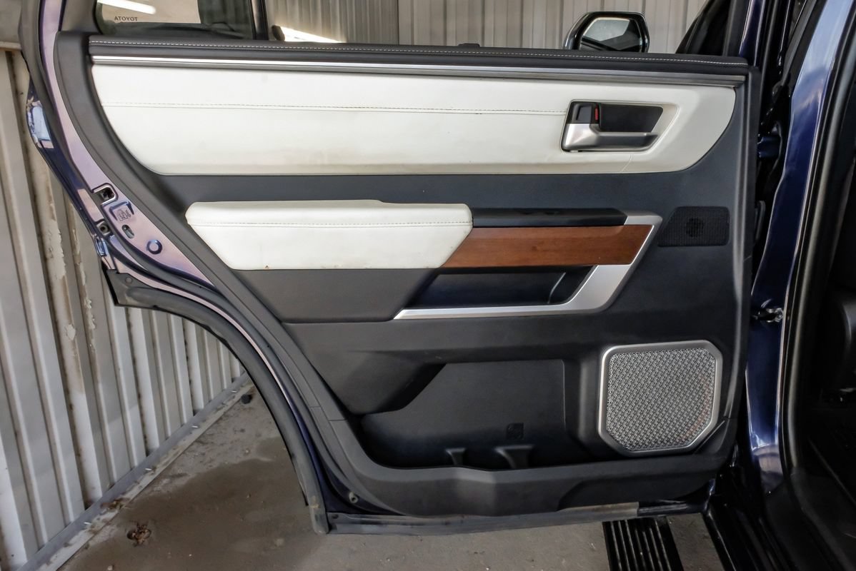 Used 2023 Toyota Sequoia Capstone AWD/4WD image 46