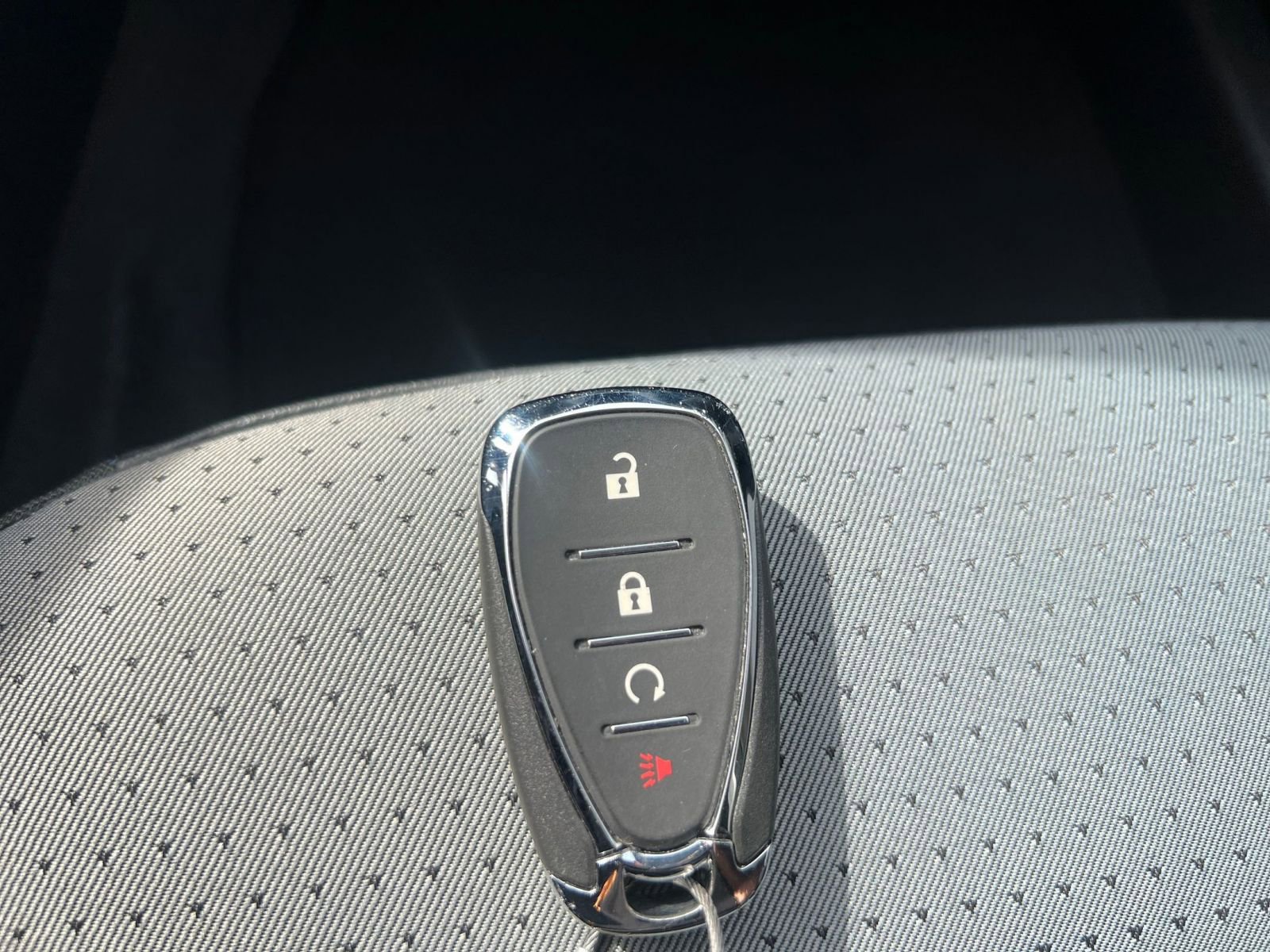 Used 2025 Chevrolet Trax LT w/ LT Convenience Package FWD image 18