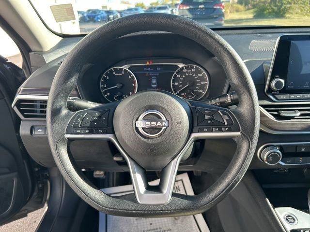 Used 2024 Nissan Altima 2.5 SV image 15