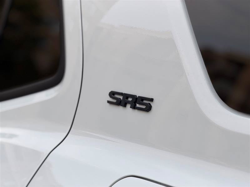 Used 2025 Toyota 4Runner SR5 AWD/4WD image 17