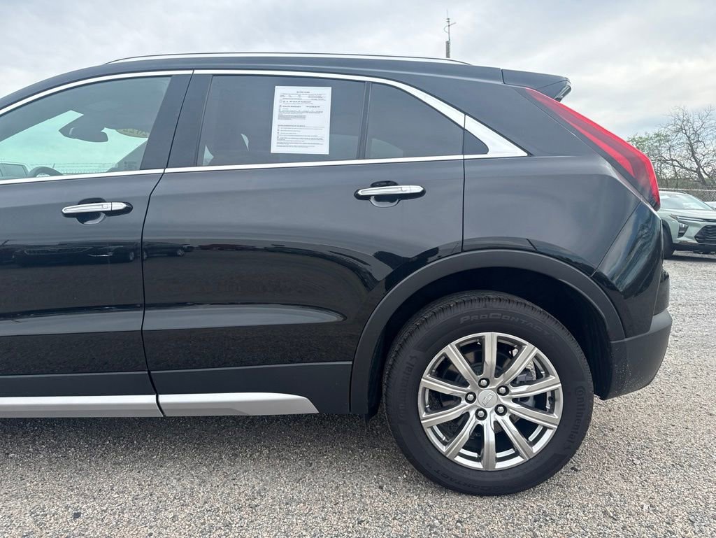 Used 2022 Cadillac XT4 Premium Luxury w/ Safety Alert Package AWD/4WD image 8
