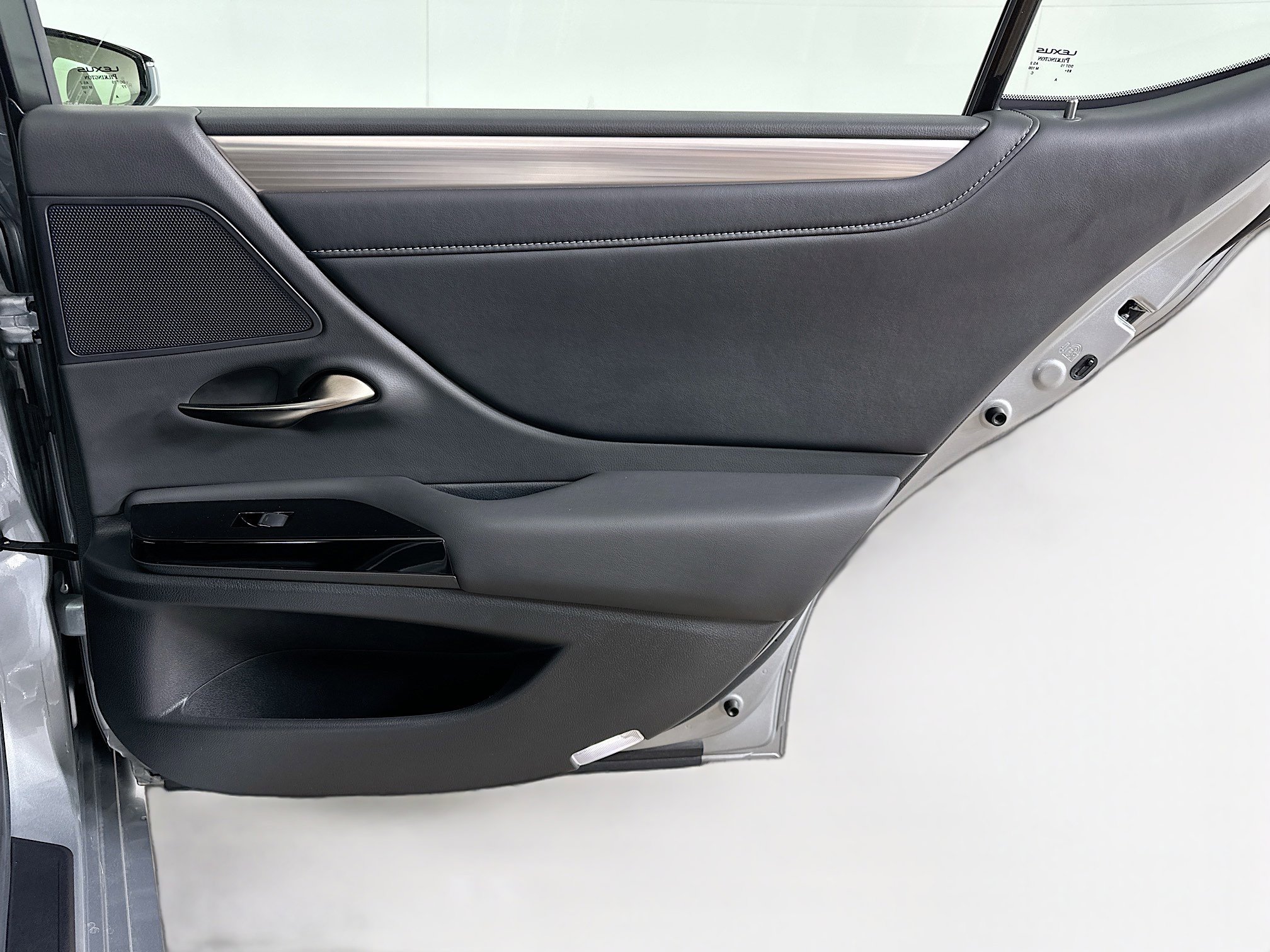 Used 2023 Lexus ES 350 F Sport w/ Accessory Package (Z2) image 30