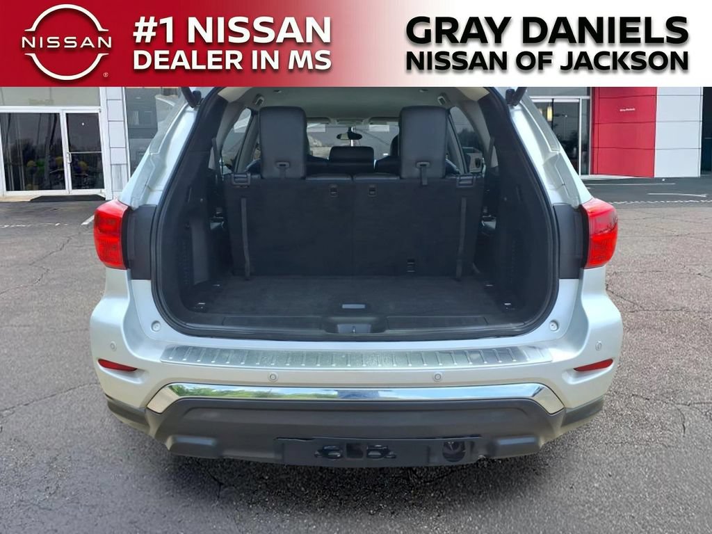 Used 2017 Nissan Pathfinder SL w/ SL Tech Package AWD/4WD image 8
