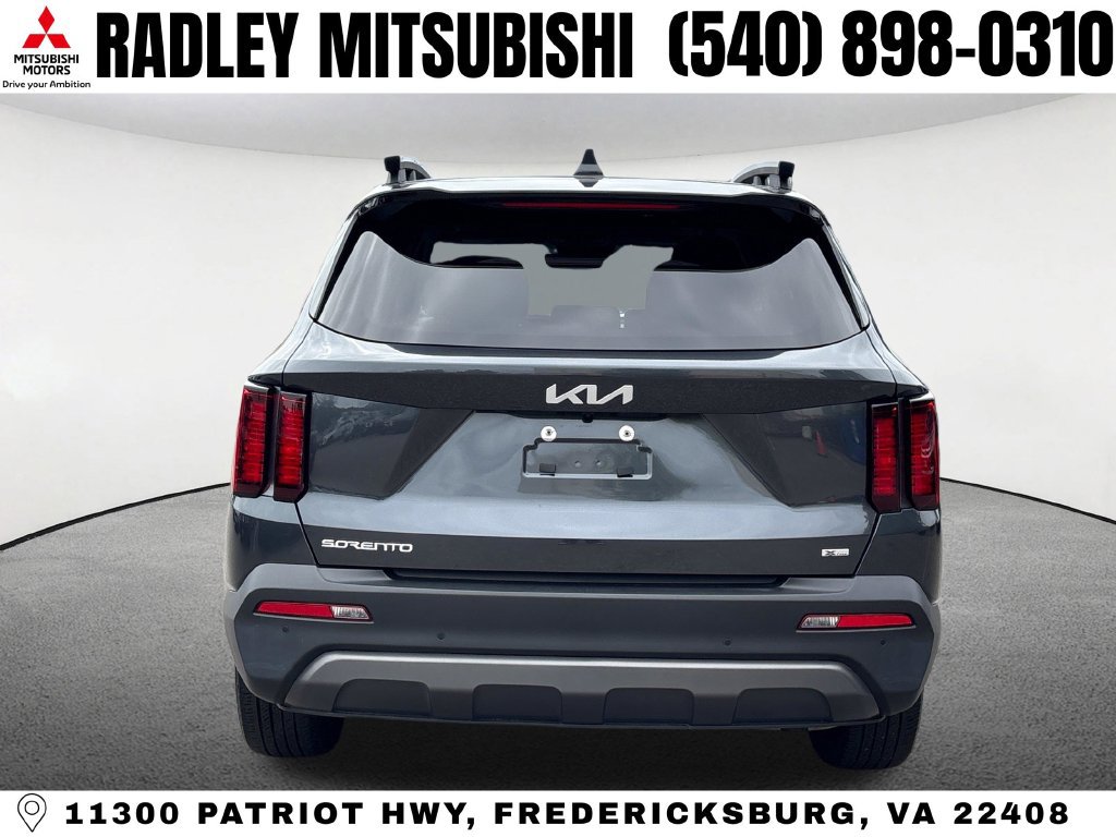 Used 2023 Kia Sorento S w/ Panoramic Sunroof Package AWD/4WD image 18