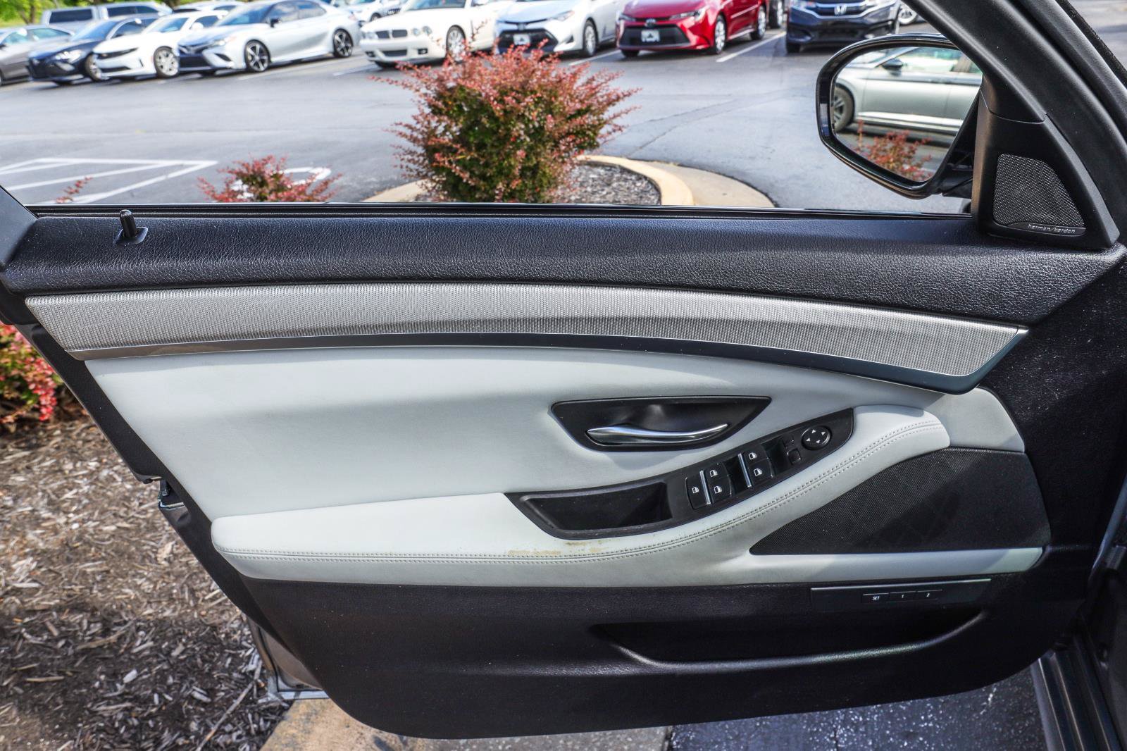 Used 2015 BMW M5 RWD image 37