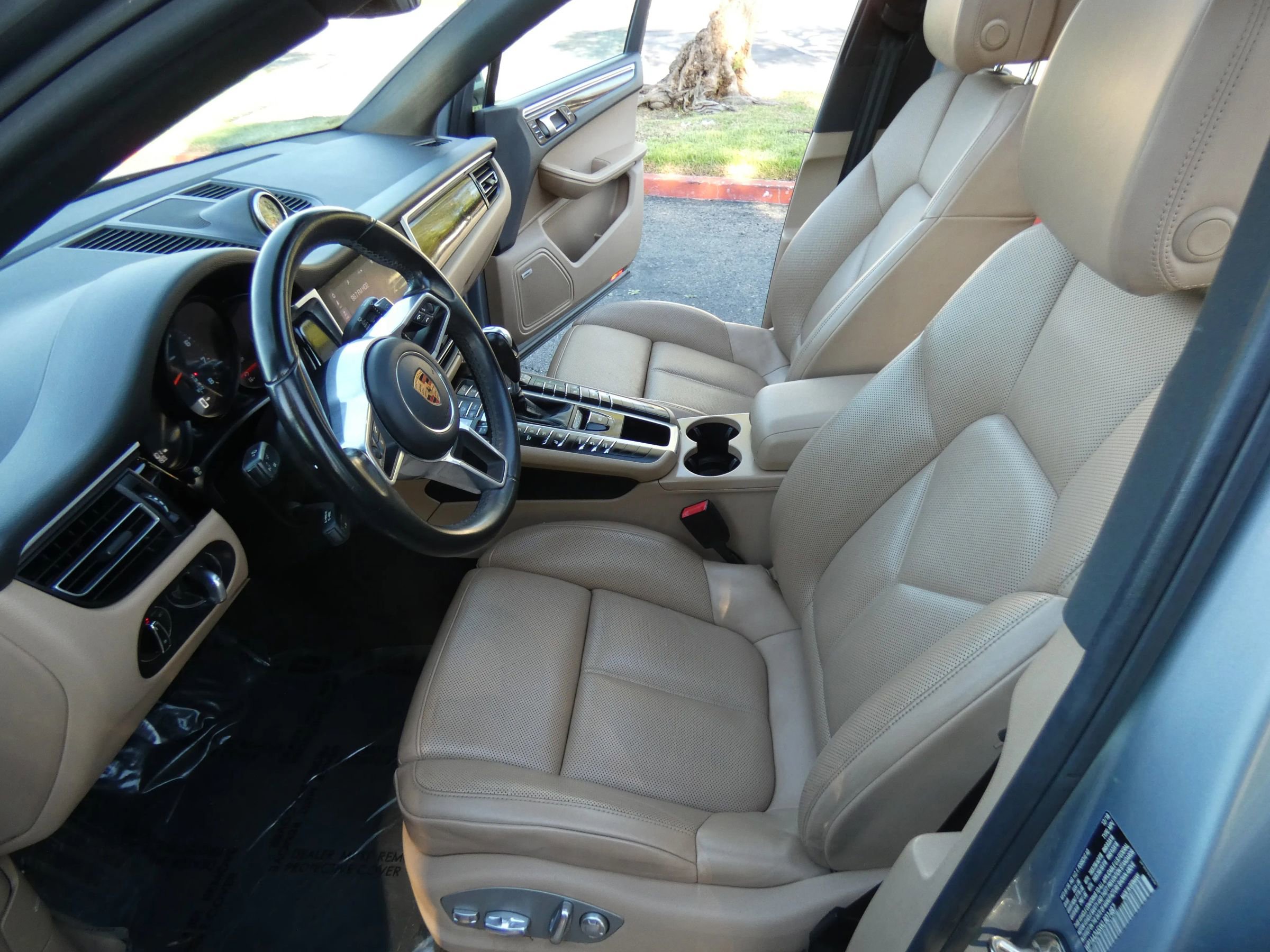 Used 2019 Porsche Macan image 49