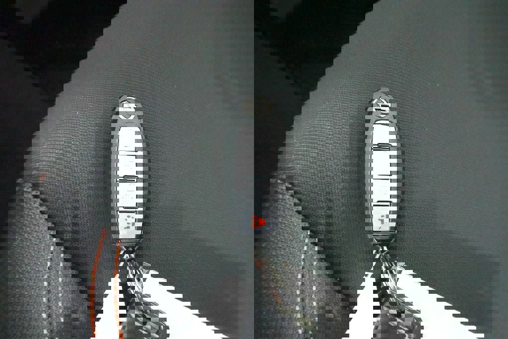 Used 2025 Nissan Frontier PRO-4X w/ Pro Convenience Package image 21