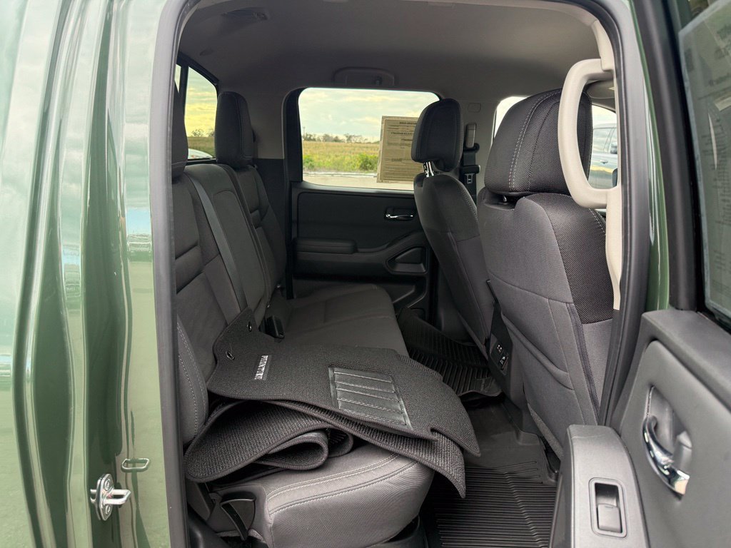 Used 2024 Nissan Frontier SV w/ SV Convenience Package RWD image 27