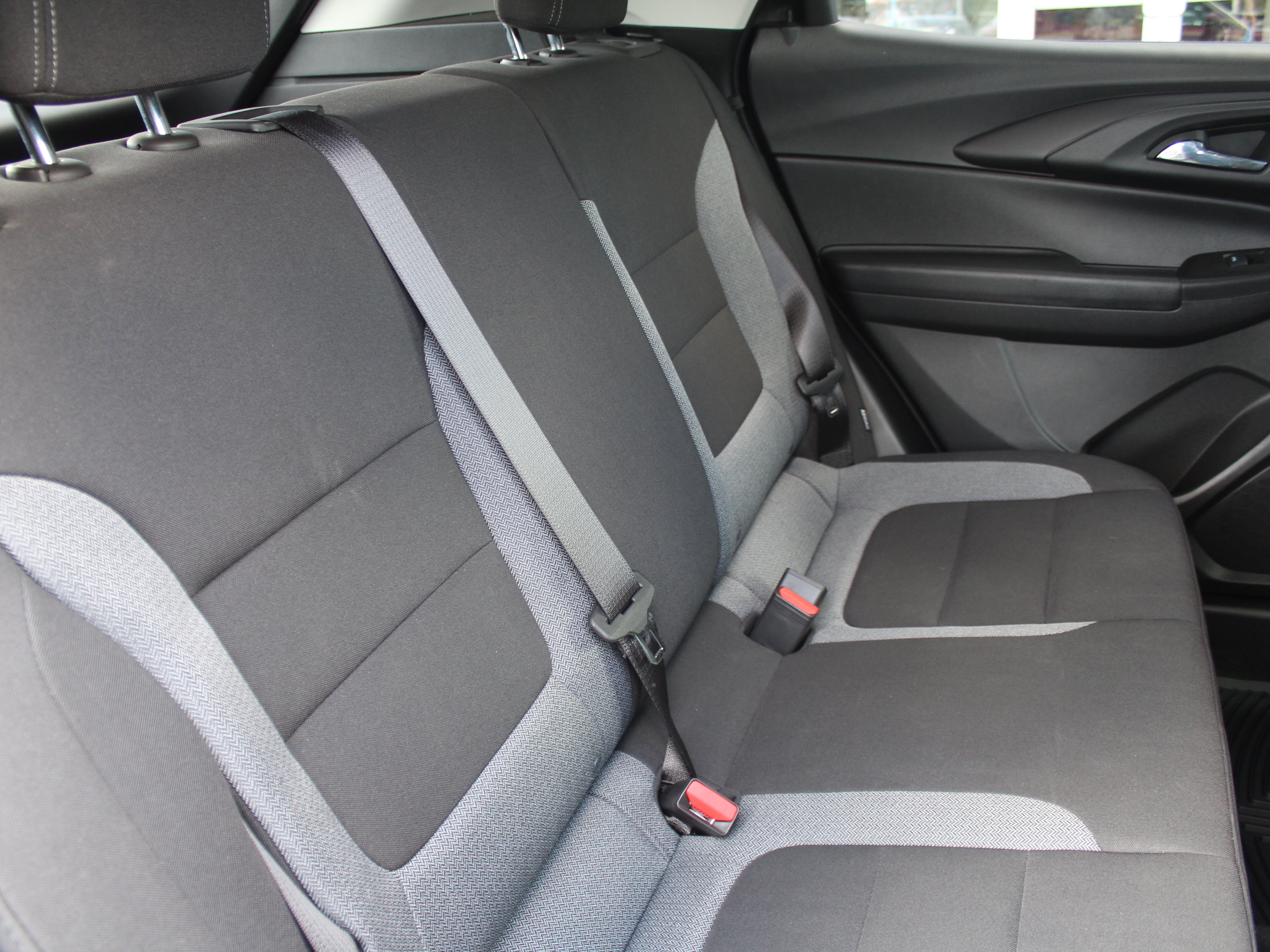 Used 2025 Chevrolet TrailBlazer LT w/ LT Cold Weather Package AWD/4WD image 24