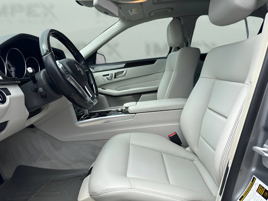 Used 2014 Mercedes-Benz E 250 BlueTEC Sedan image 10