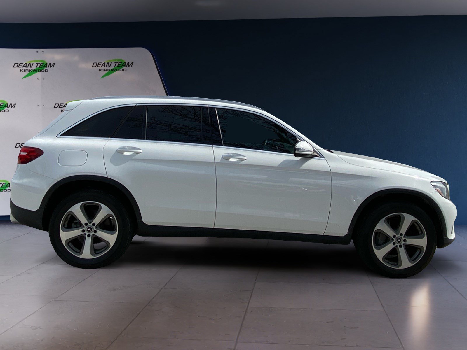 Used 2019 Mercedes-Benz GLC 300 4MATIC w/ Premium Package image 10