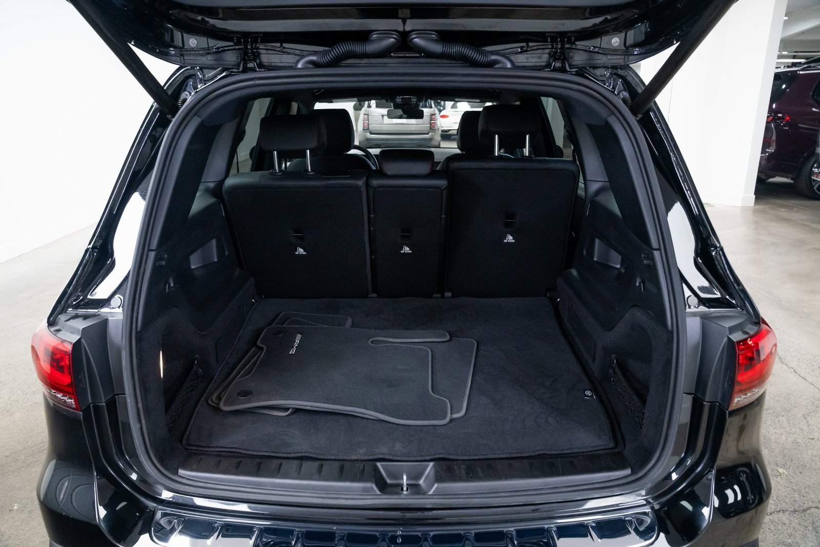 Used 2023 Mercedes-Benz EQB 300 4MATIC image 8