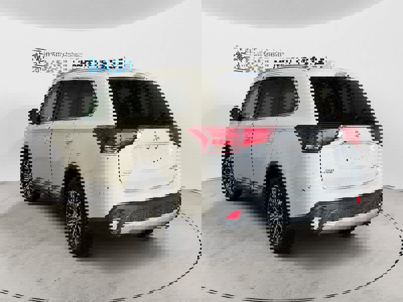 Used 2018 Mitsubishi Outlander SEL image 4