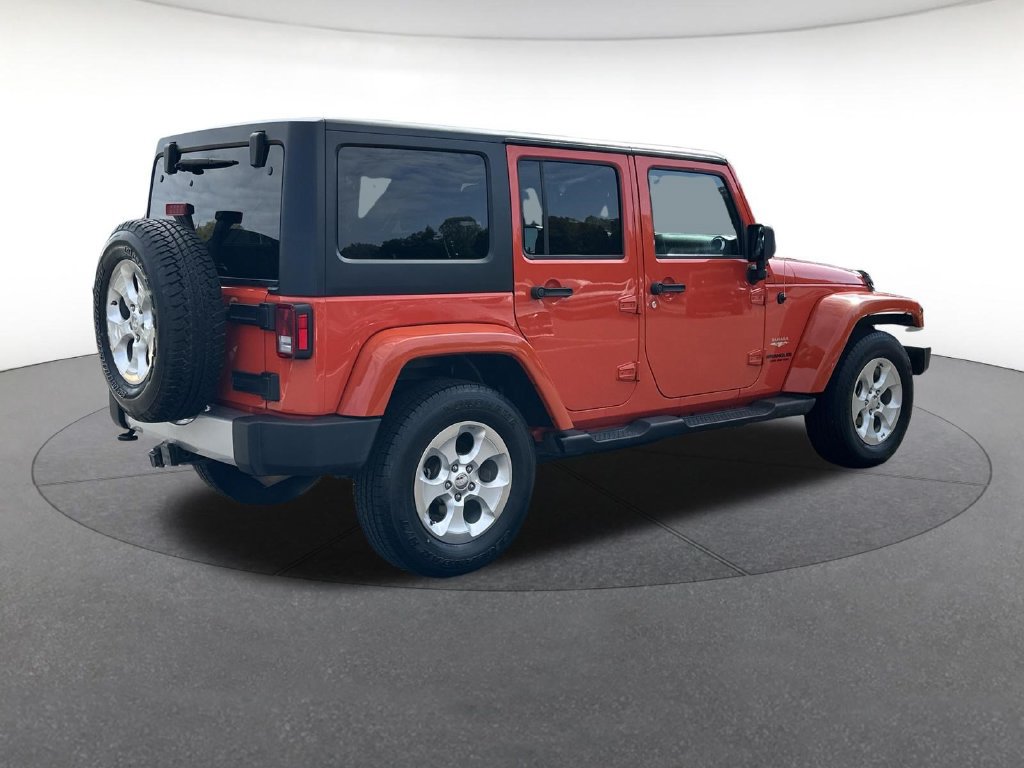 Used 2015 Jeep Wrangler Unlimited Sahara w/ Connectivity Group AWD/4WD image 6