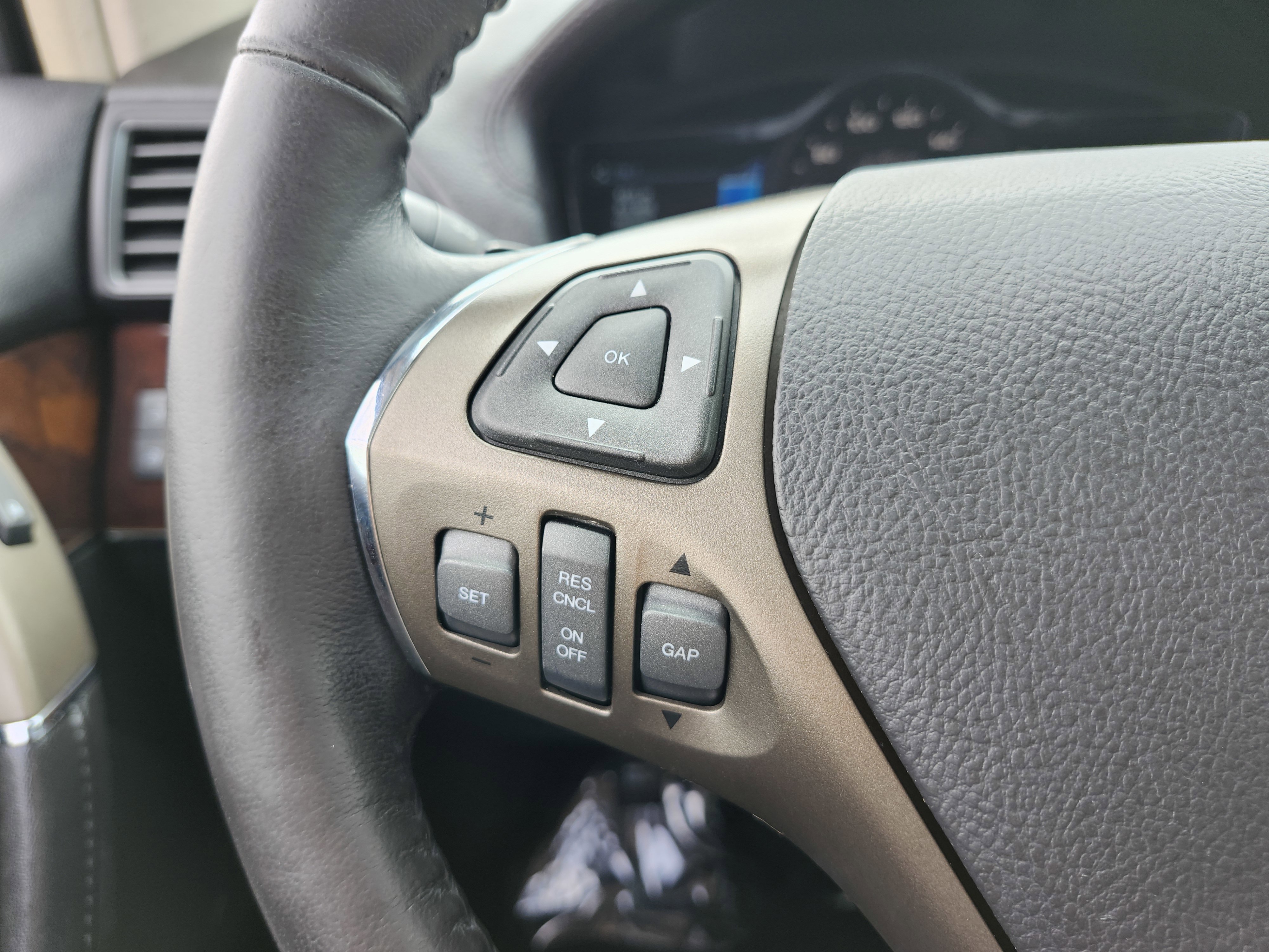 Used 2014 Lincoln MKX AWD w/ Equipment Group 101A image 39