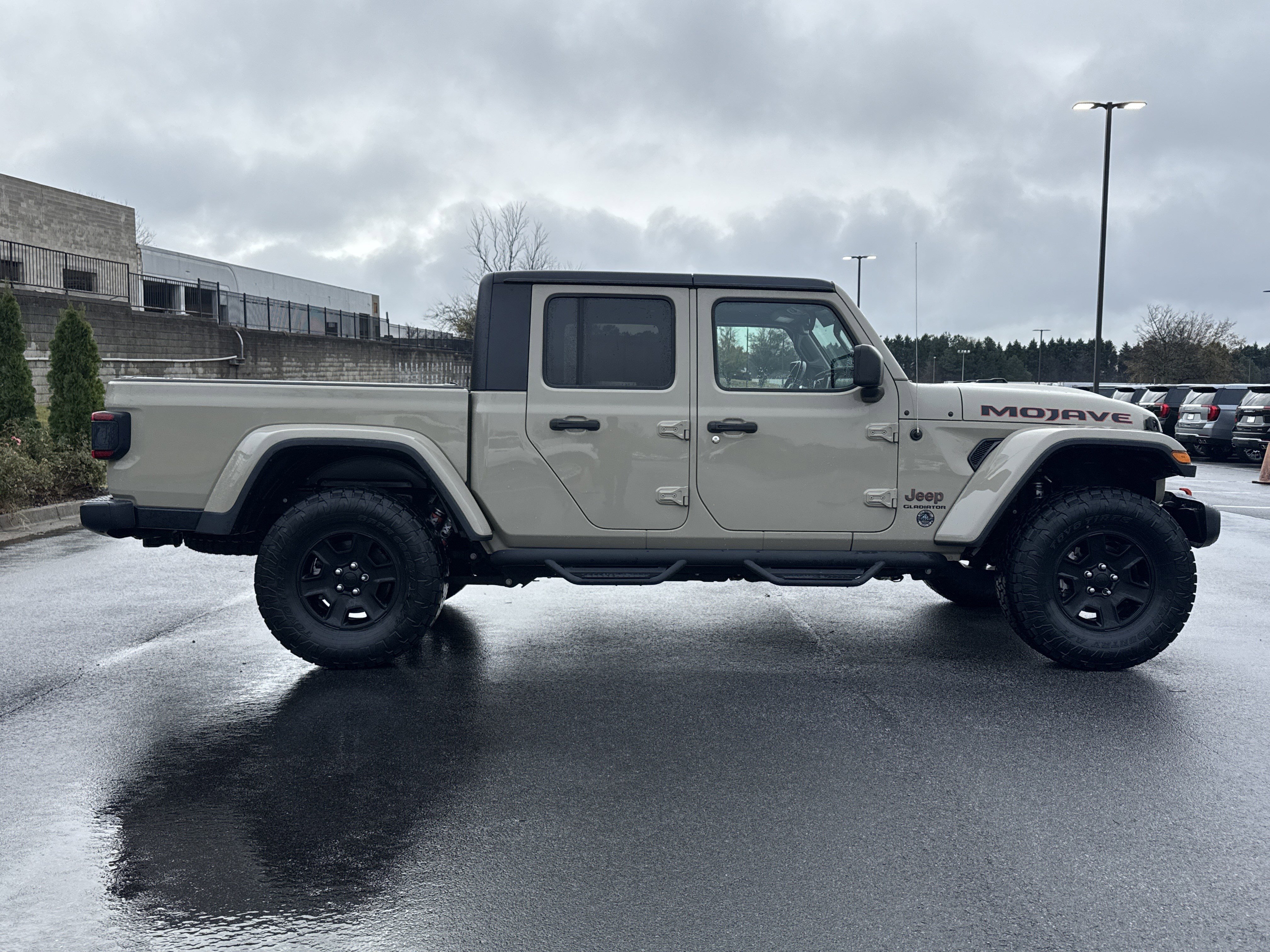 Used 2020 Jeep Gladiator Mojave image 11