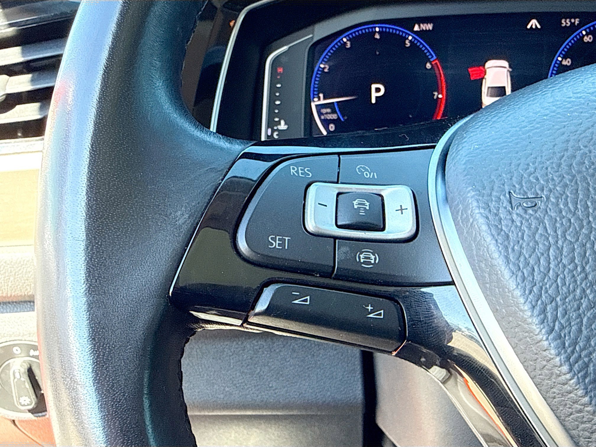 Used 2019 Volkswagen Jetta SEL Premium image 35