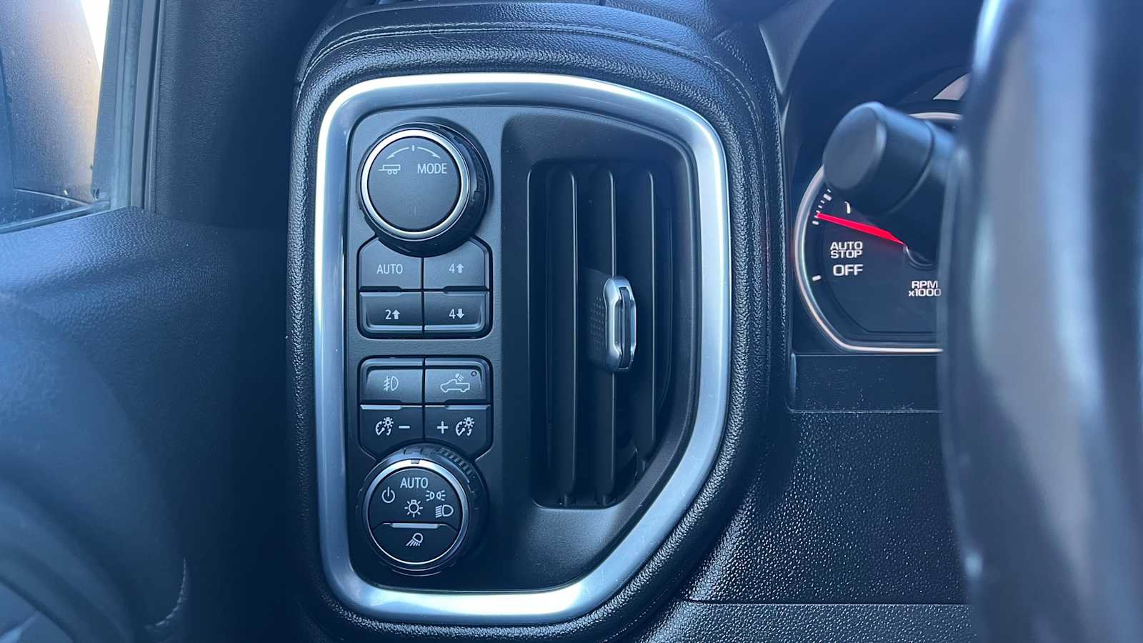 Used 2021 Chevrolet Silverado 1500 High Country AWD/4WD image 13